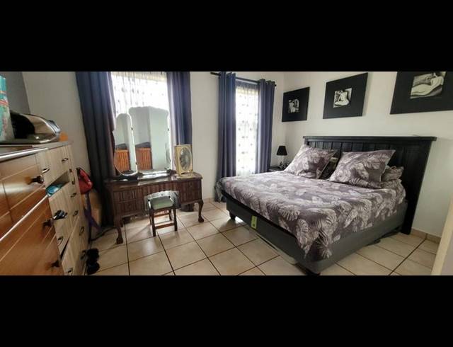 2 BEDROOM TOWNHOUSE FOR SALE IN FLORENTIA